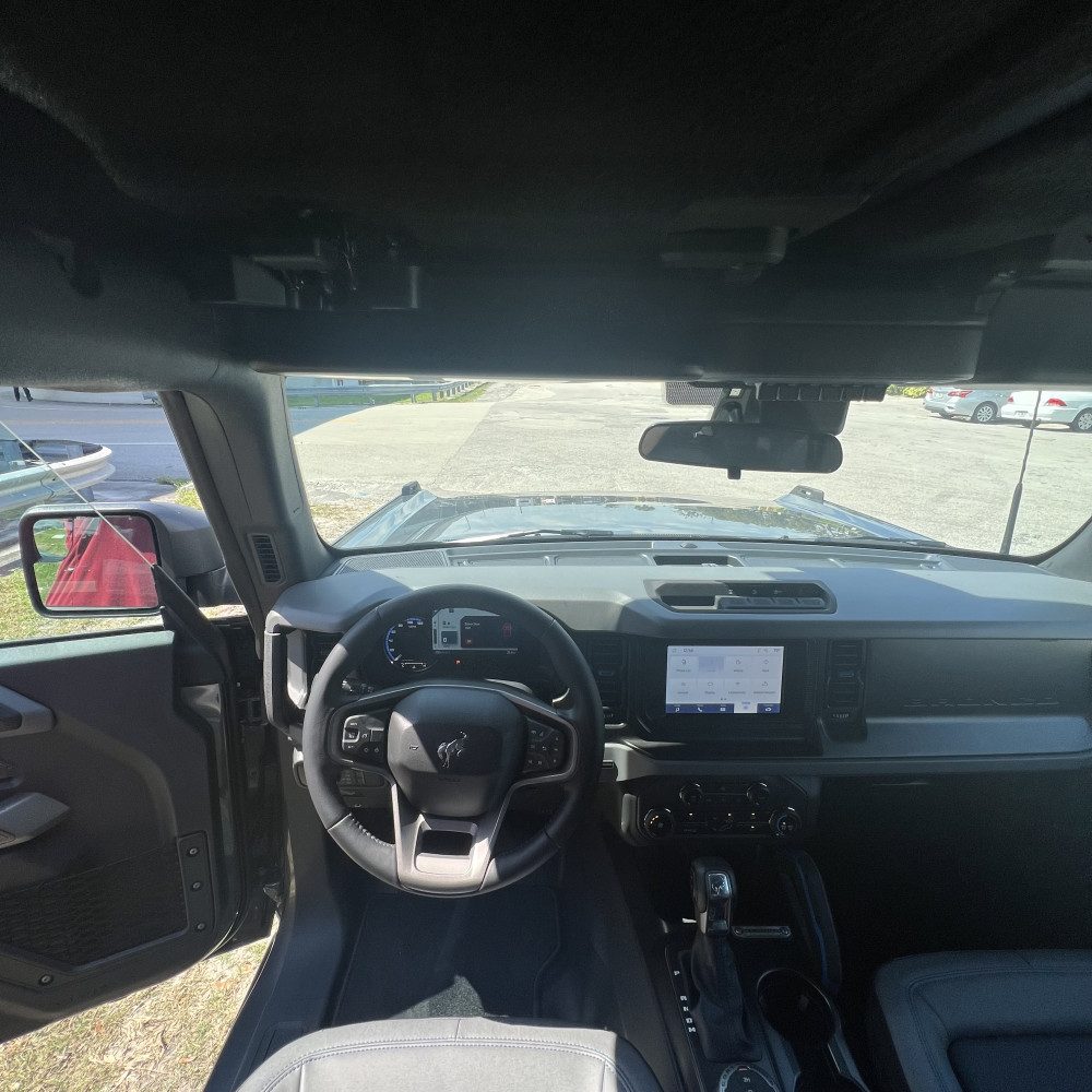 Ford Bronco 2-Door Black Diamond 2
